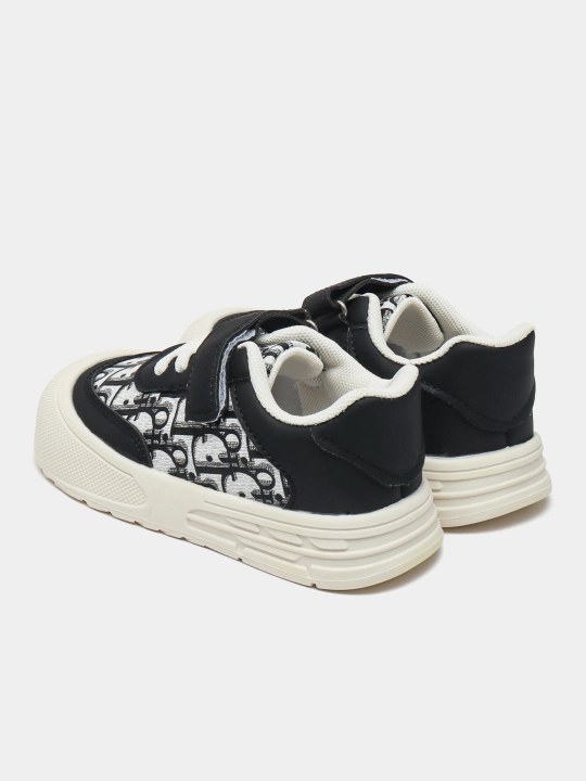 Everyday sneakers
